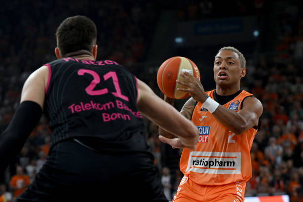 据上均领跑 据上均领跑