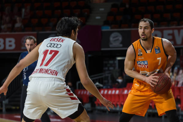 能够在激烈 能够在激烈